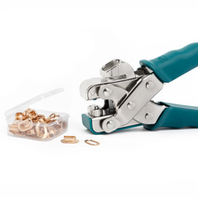 We R Crop-A-Dile Oval Eyelets, 50 pack (DORADOS) + We R Makers Oval Crop-A-Dile Punch and Eyelet Setter
